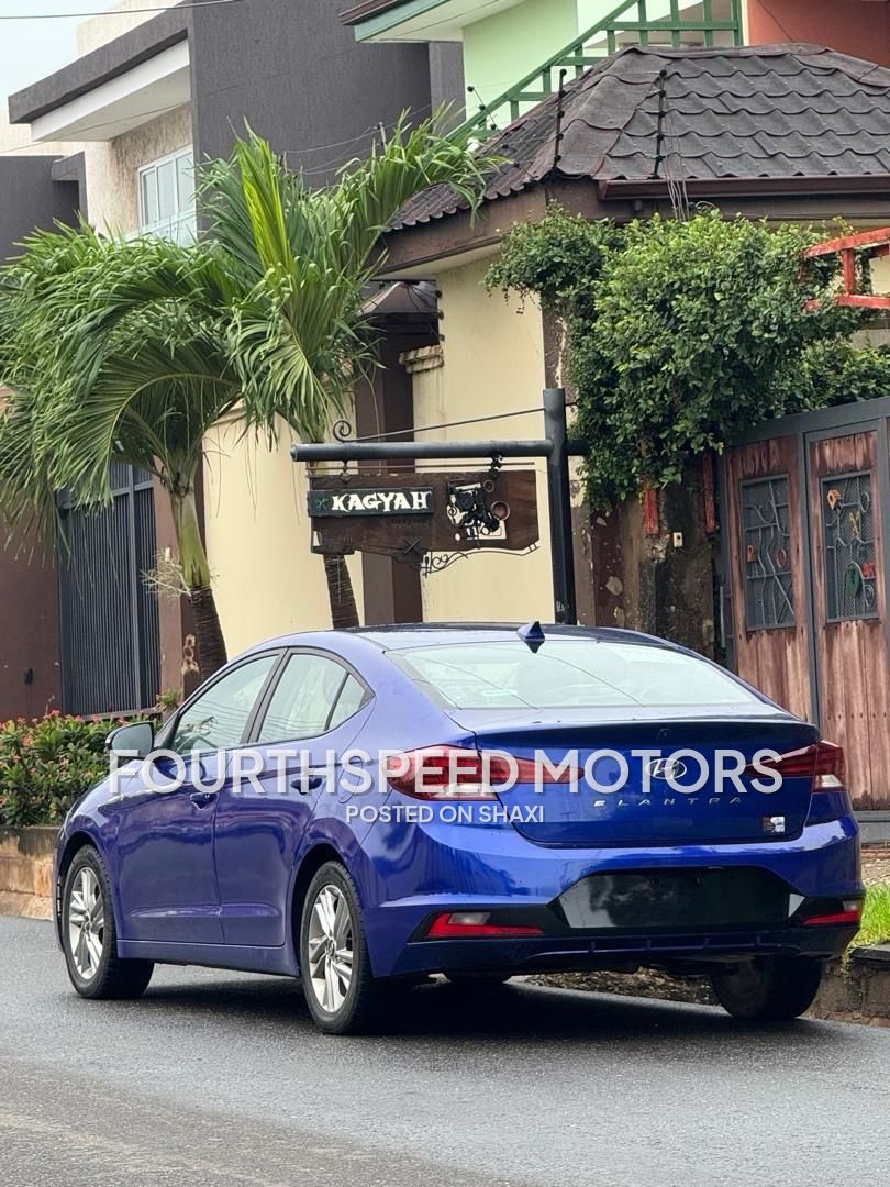 2019 Hyundai Elantra photo 8