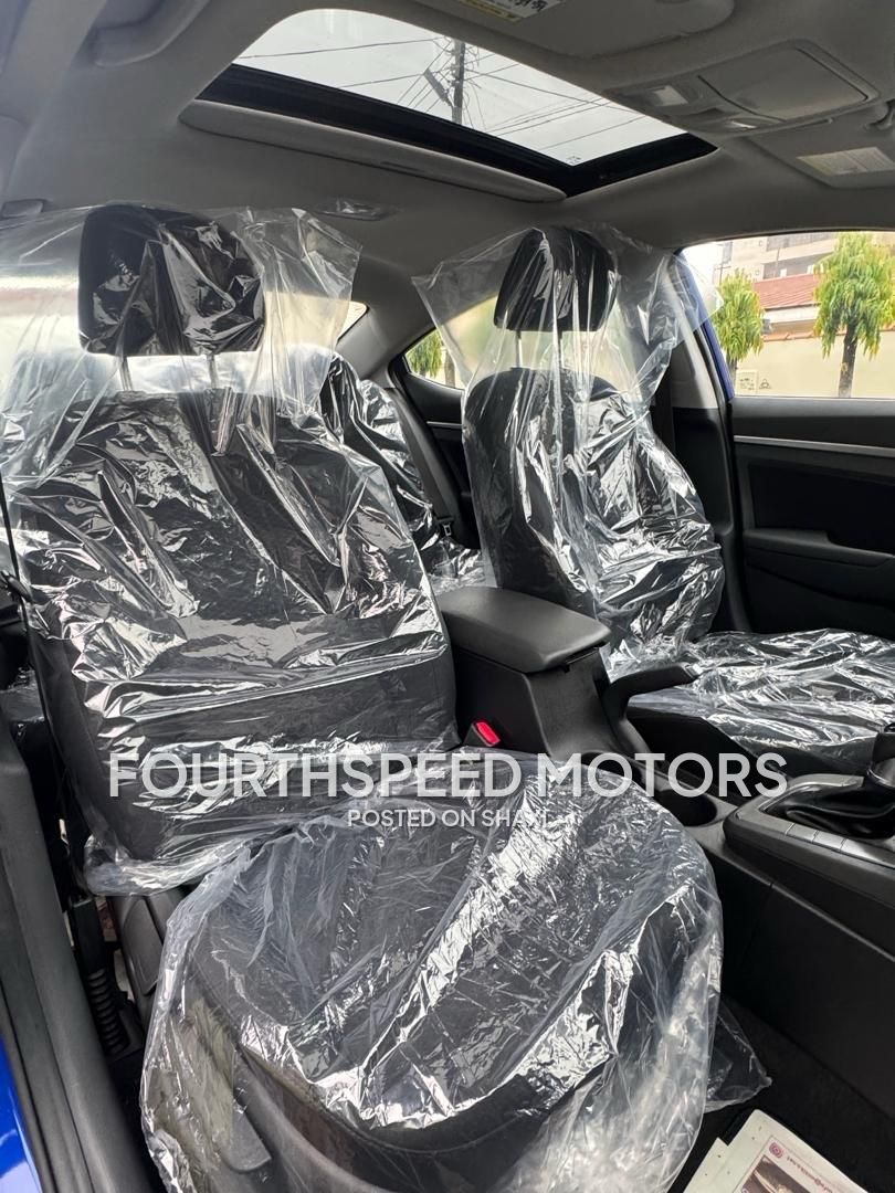 2019 Hyundai Elantra photo 4