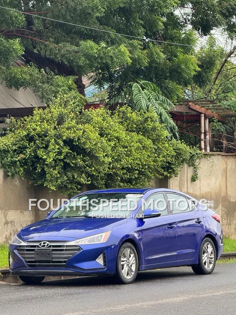 2019 Hyundai Elantra photo 1