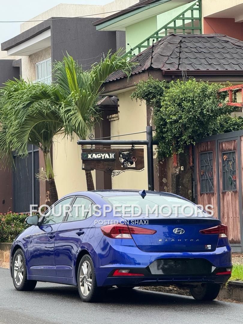 2019 Hyundai Elantra photo 7