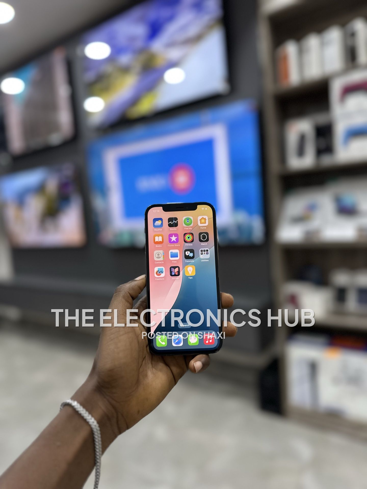 iPhone 12 Pro 128gb sim + eSIM unlocked photo 2