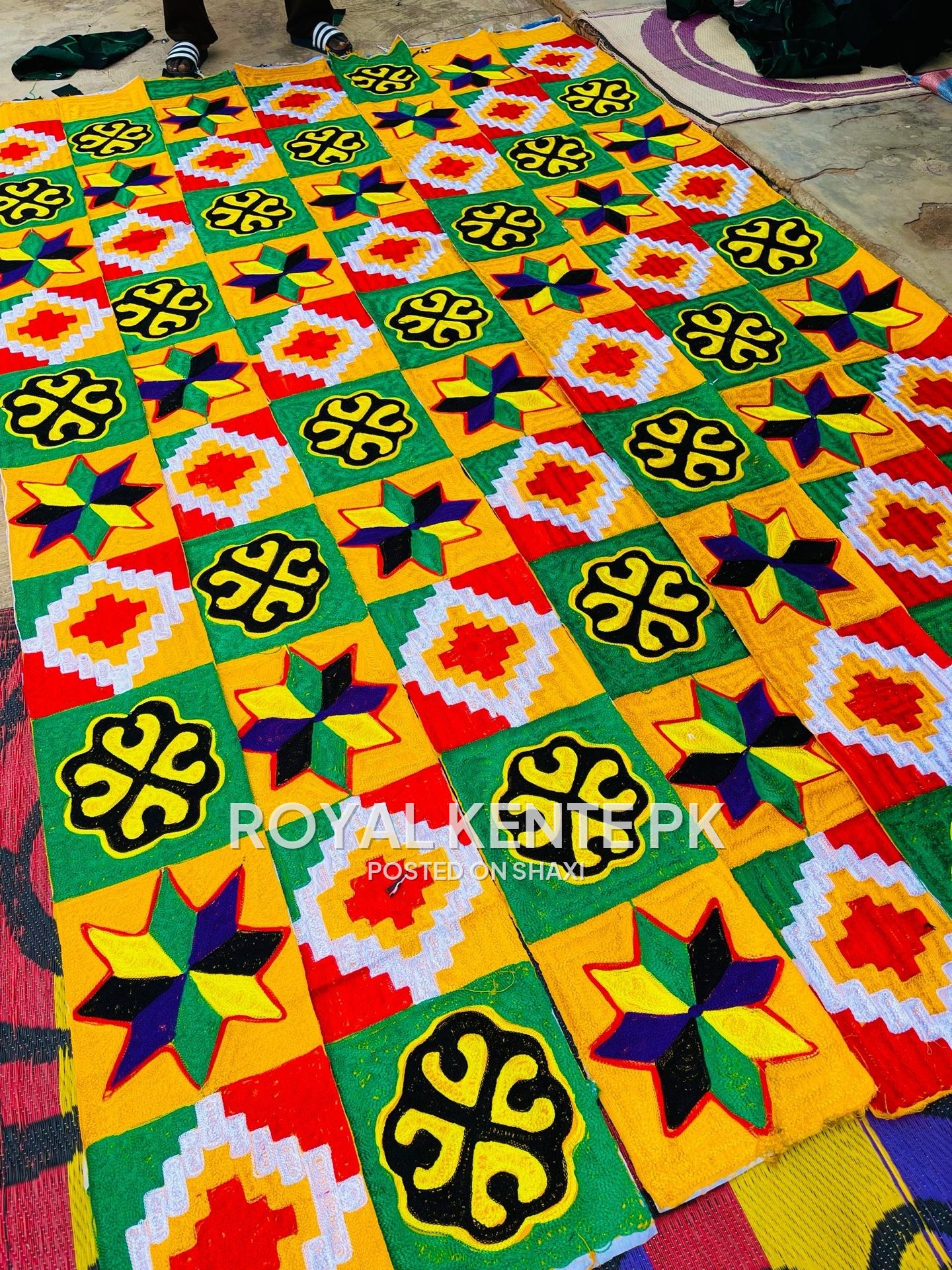 Bonwire Kente clothes for King photo 9