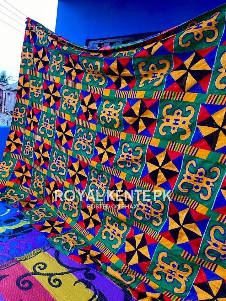 Bonwire Kente clothes for King photo 3