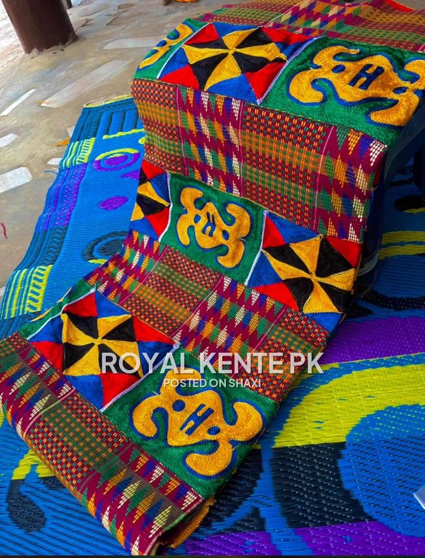 Bonwire Kente clothes for King photo 8