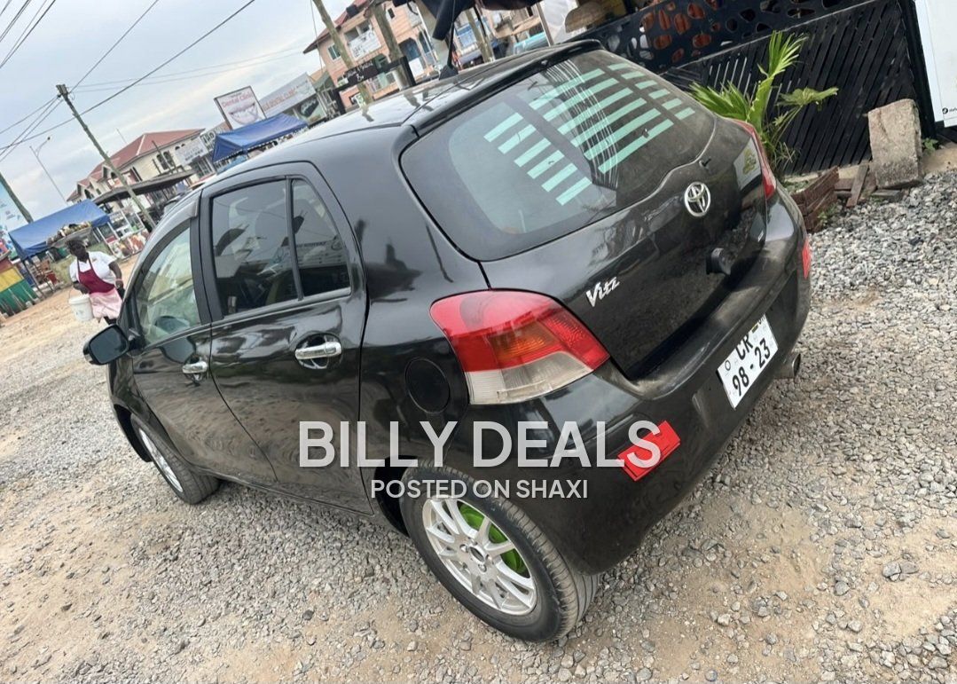 2010 model Toyota Vitz 4 plugs photo 3