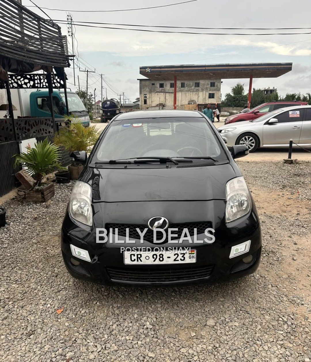 2010 model Toyota Vitz 4 plugs photo 1