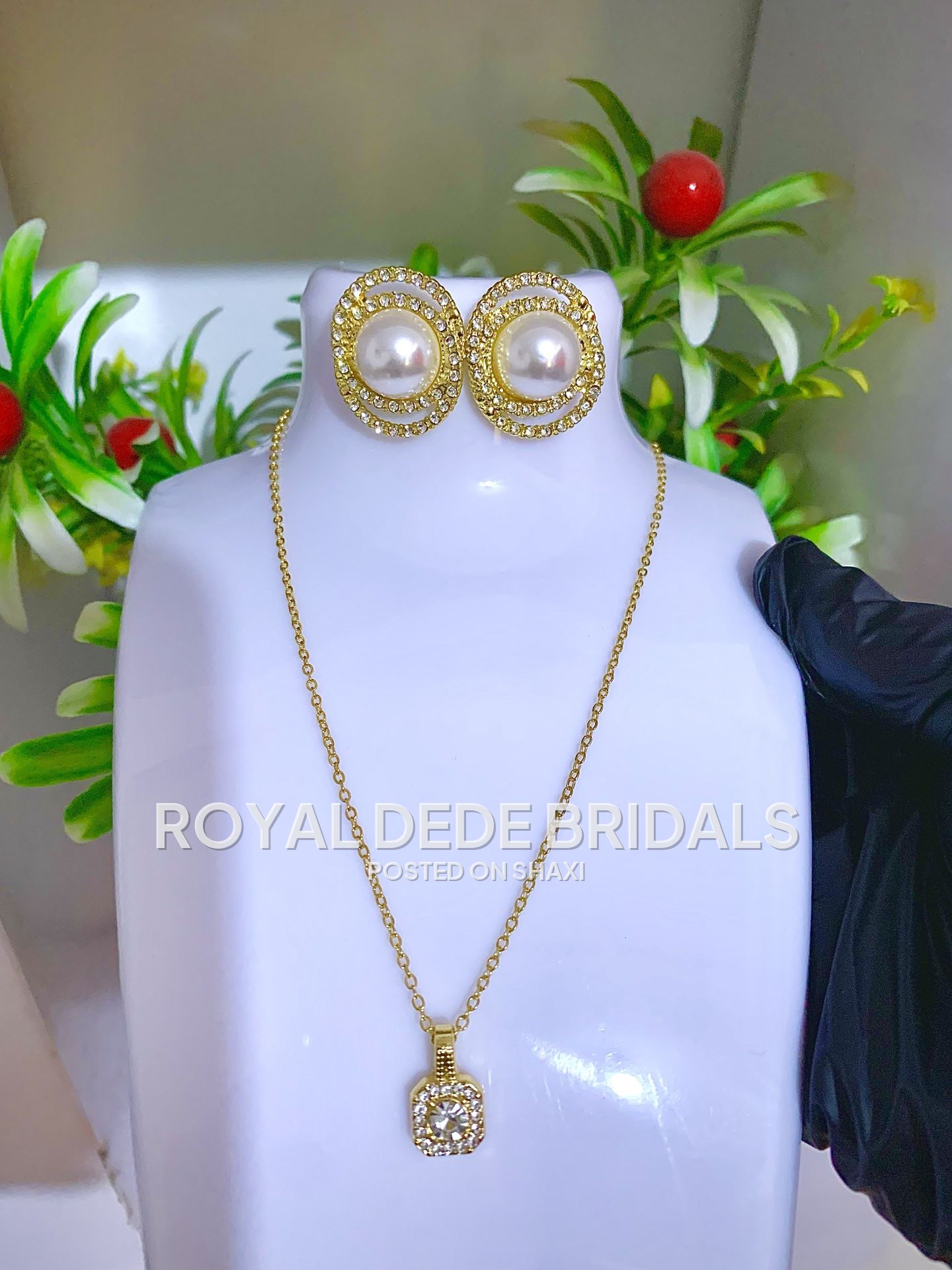 Jewelry set(gold necklace,earrings and bracelets) photo 1