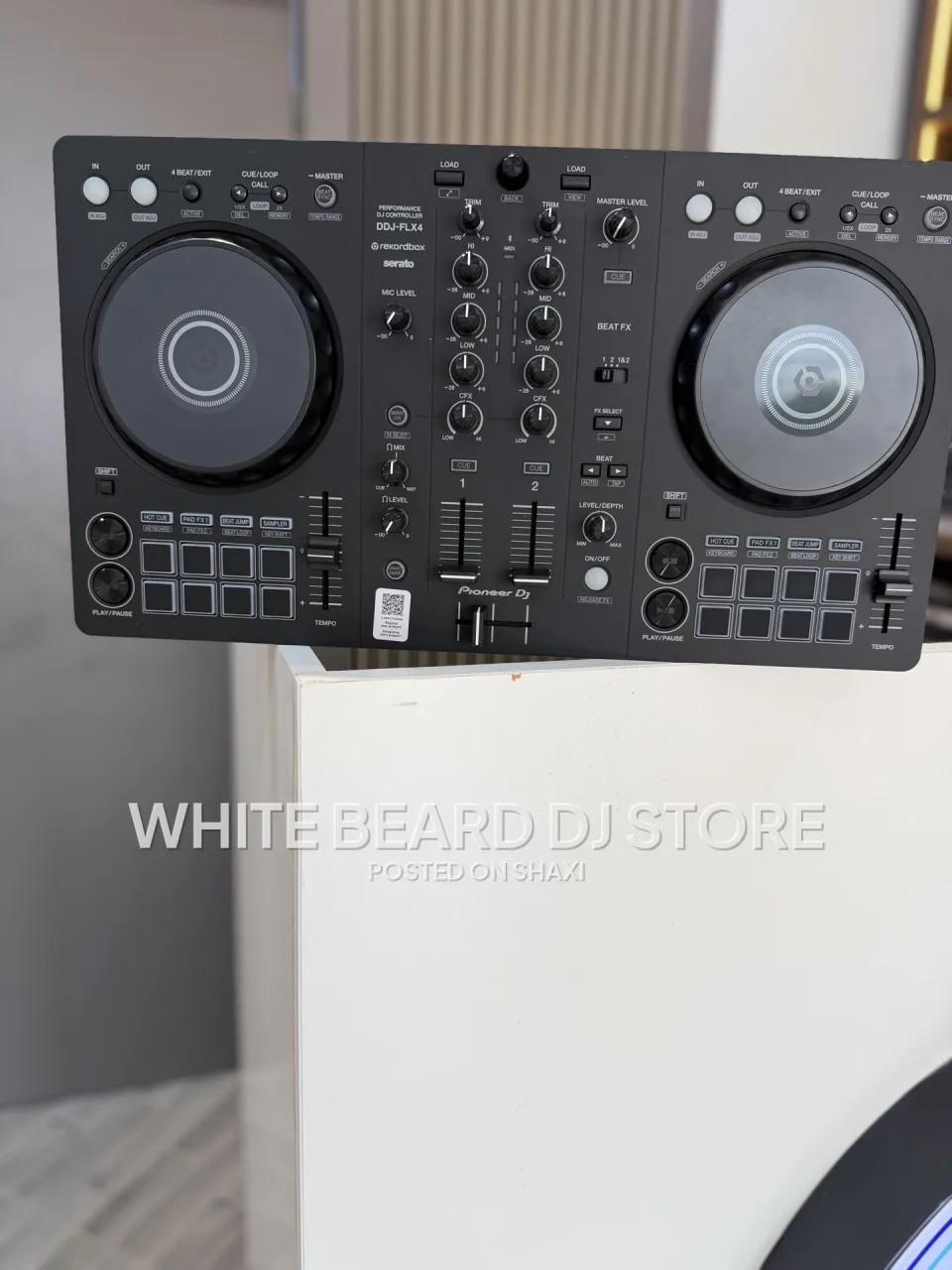 Pioneer DJ DDJ-FLX4 Portable 2-Channel rekordbox DJ and Serato Controller (Graphite) photo 3