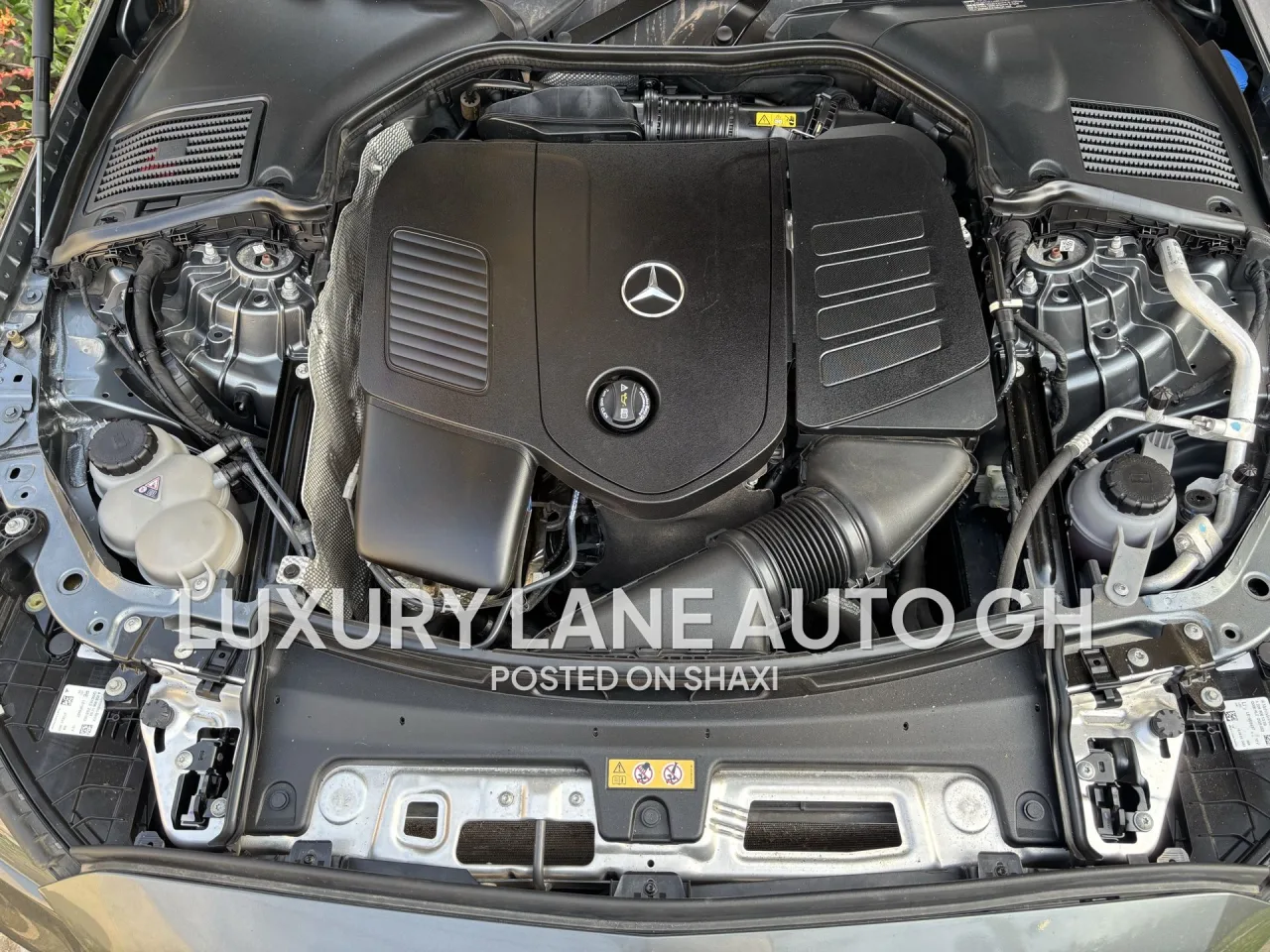 2022 Grey Mercedes Benz C300 4MATIC sports trim photo 3