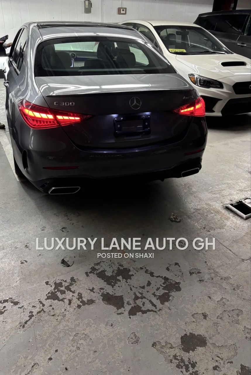 2022 Grey Mercedes Benz C300 4MATIC sports trim photo 4