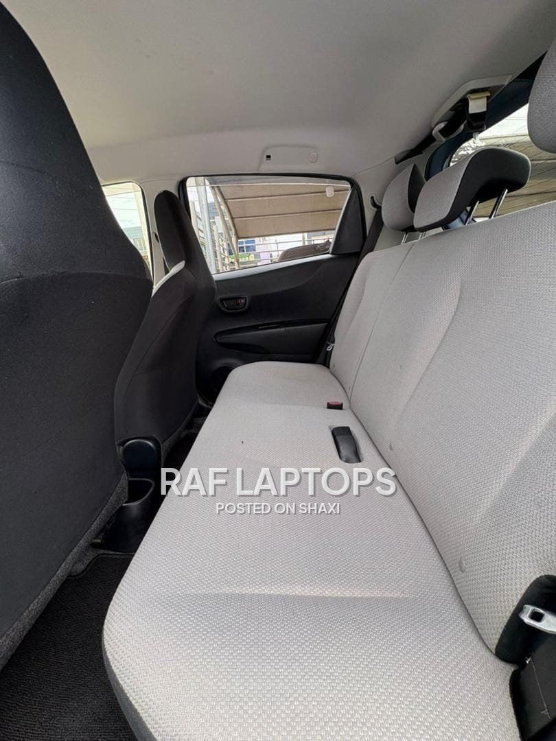 Toyota Vitz Model 2014 photo 5