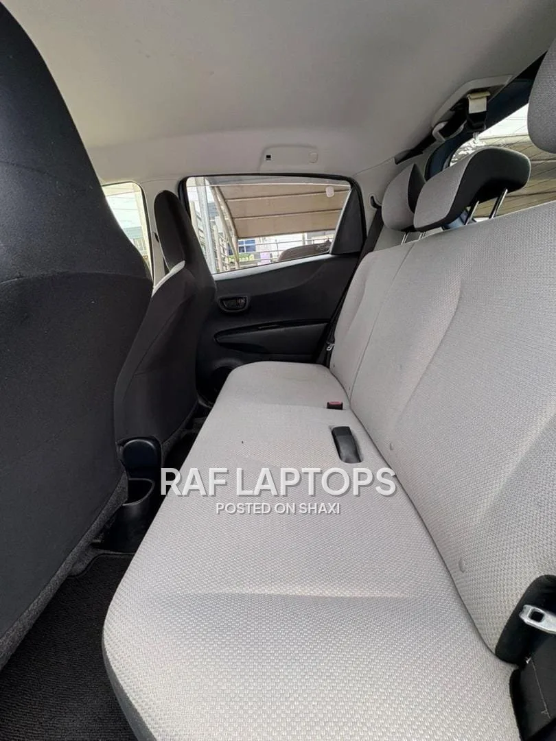Toyota Vitz Model 2014 photo 5