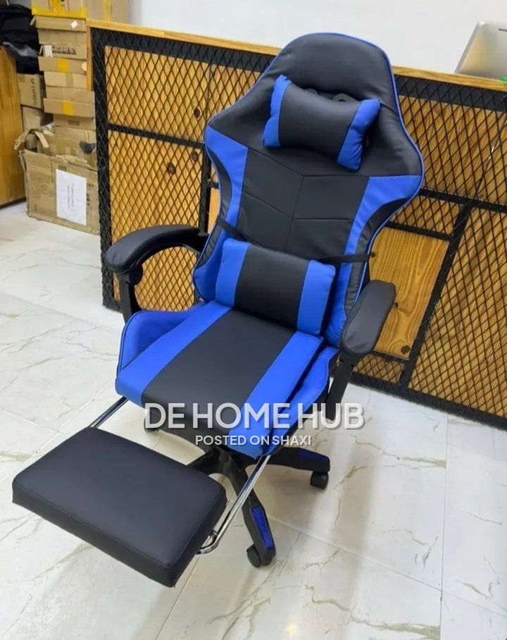 Luxury Ergonomic Gaming Chair with Footrest photo 1