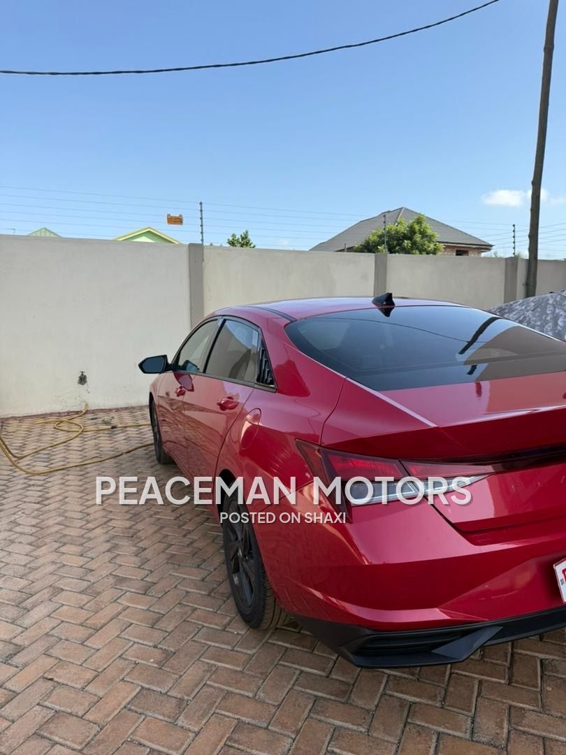 Hyundai Elantra Sel photo 3