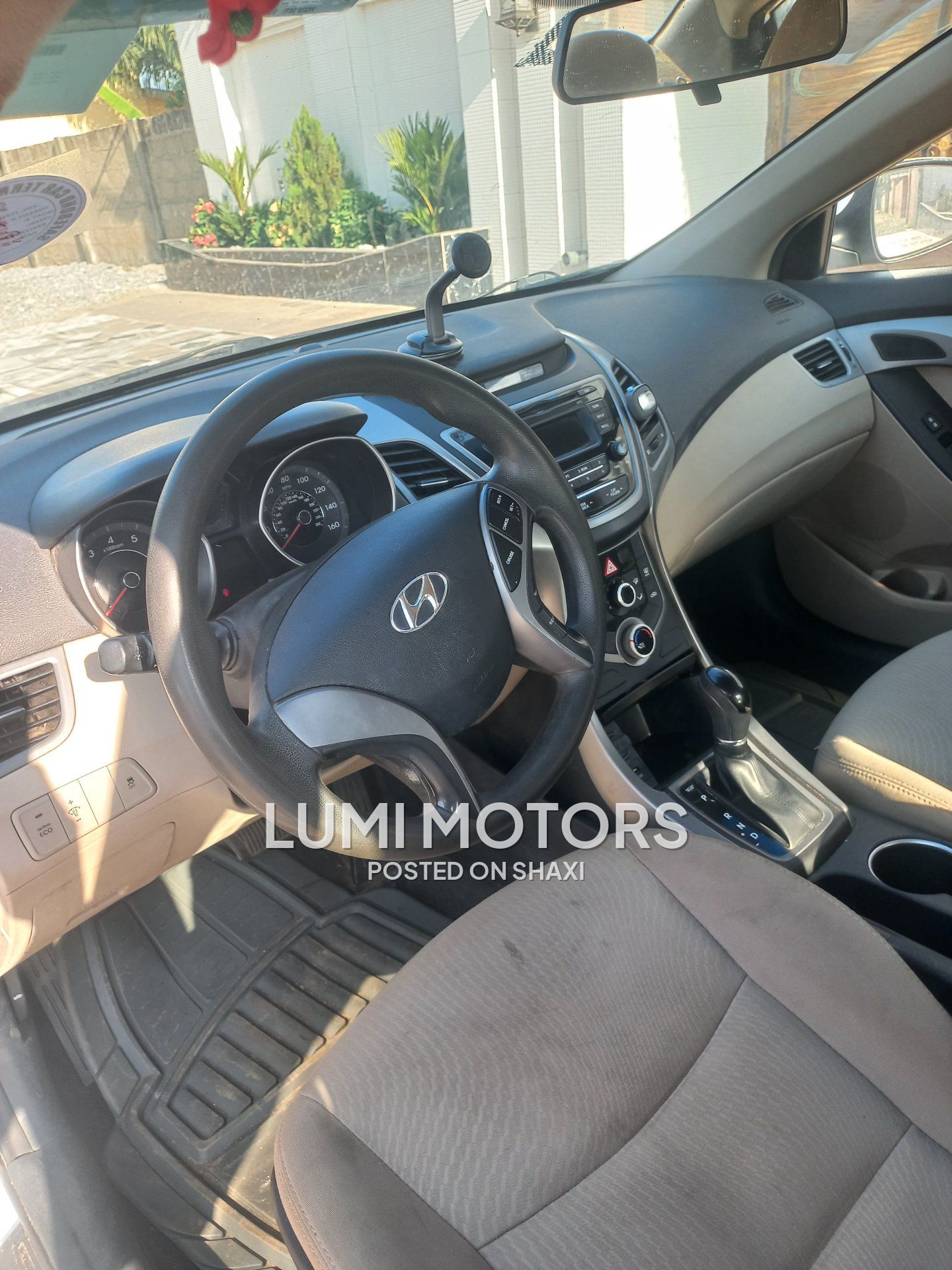 2016 Hyundai Elantra photo 7