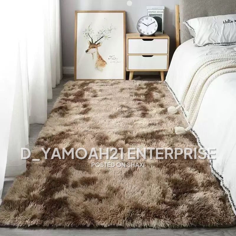 Center rug photo 3