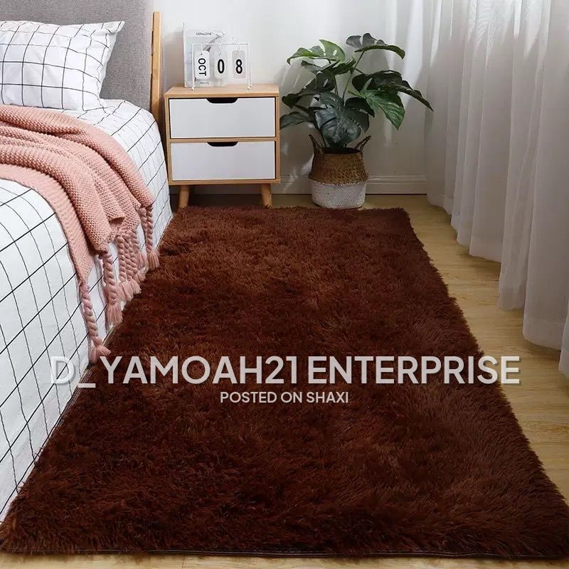 Center rug photo 4