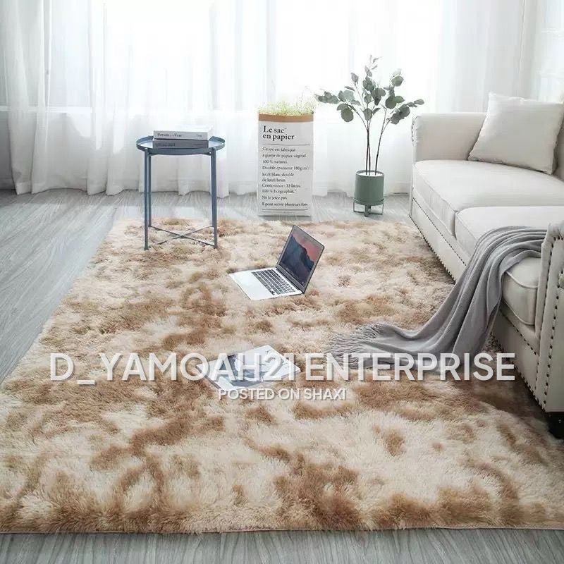 Center rug photo 1