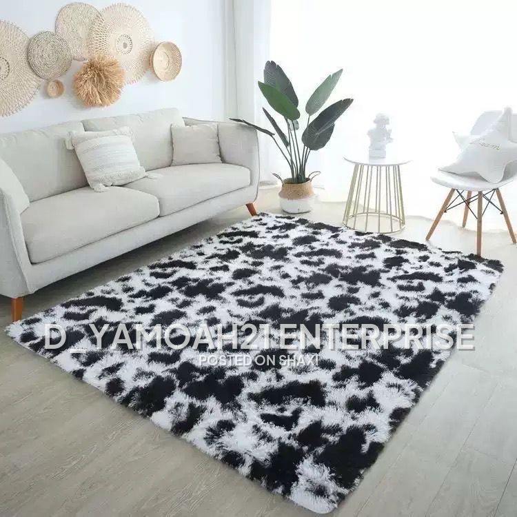Center rug photo 2