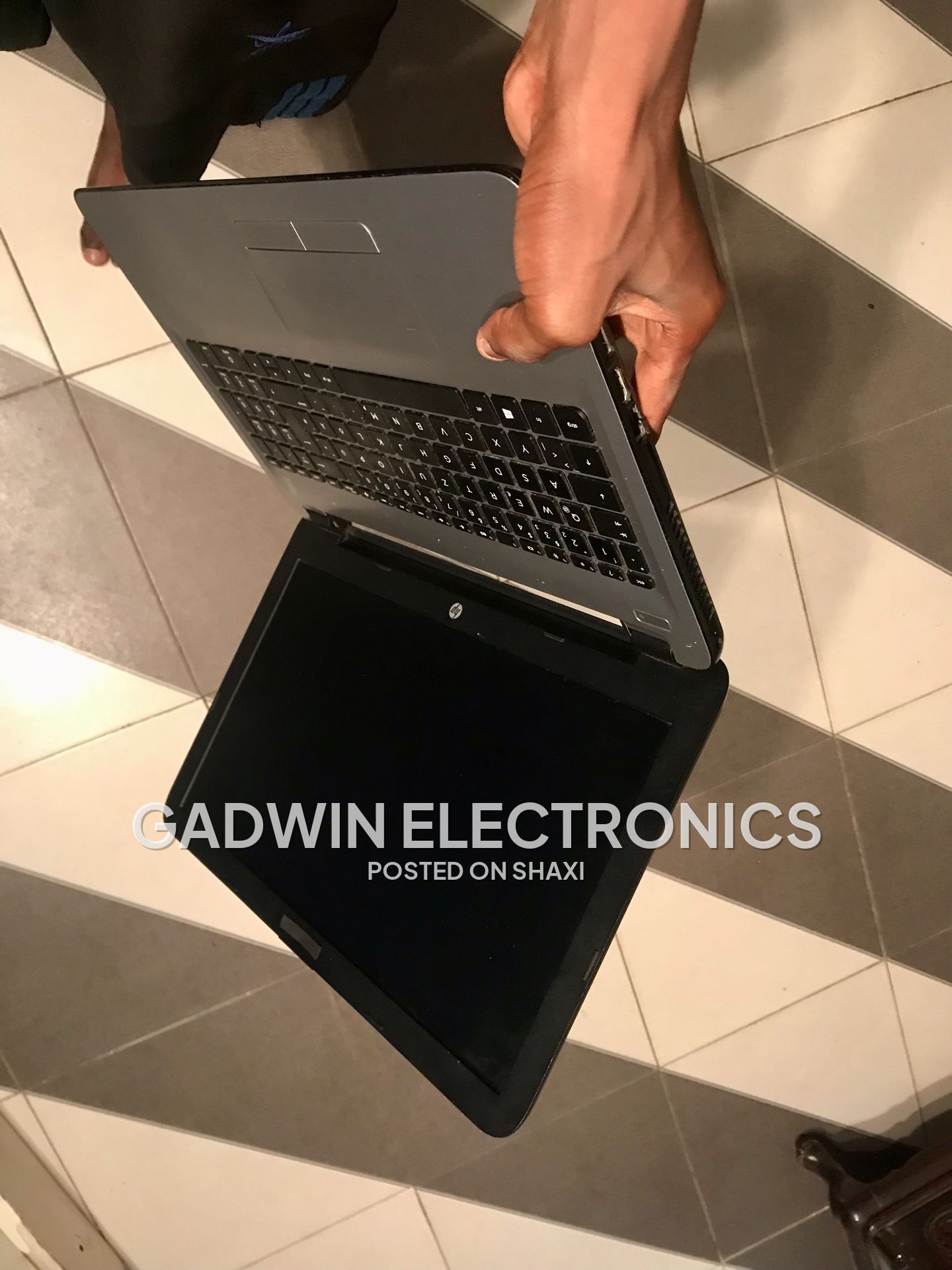 HP Laptop photo 1
