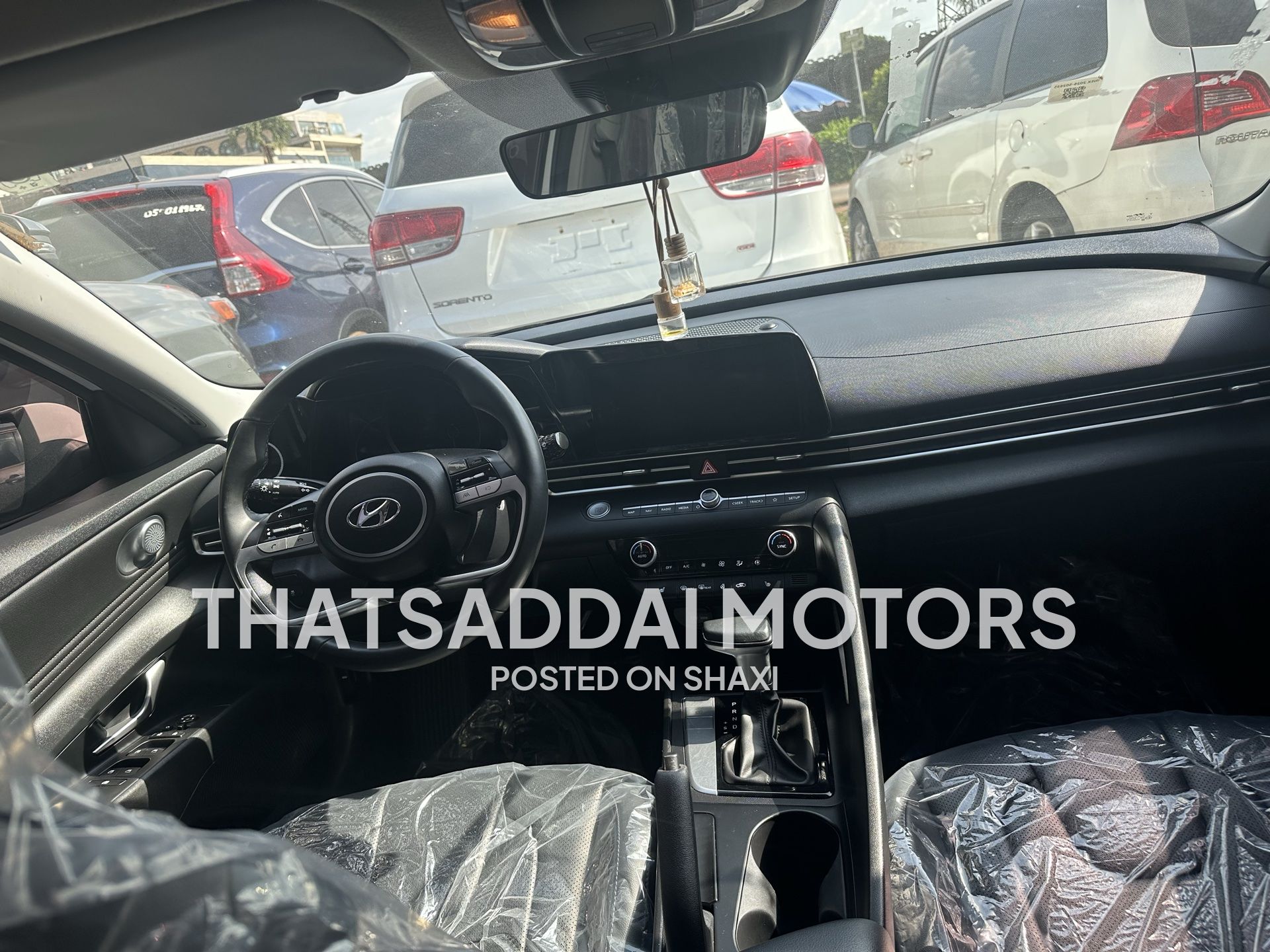 2021 Hyundai Elantra photo 3