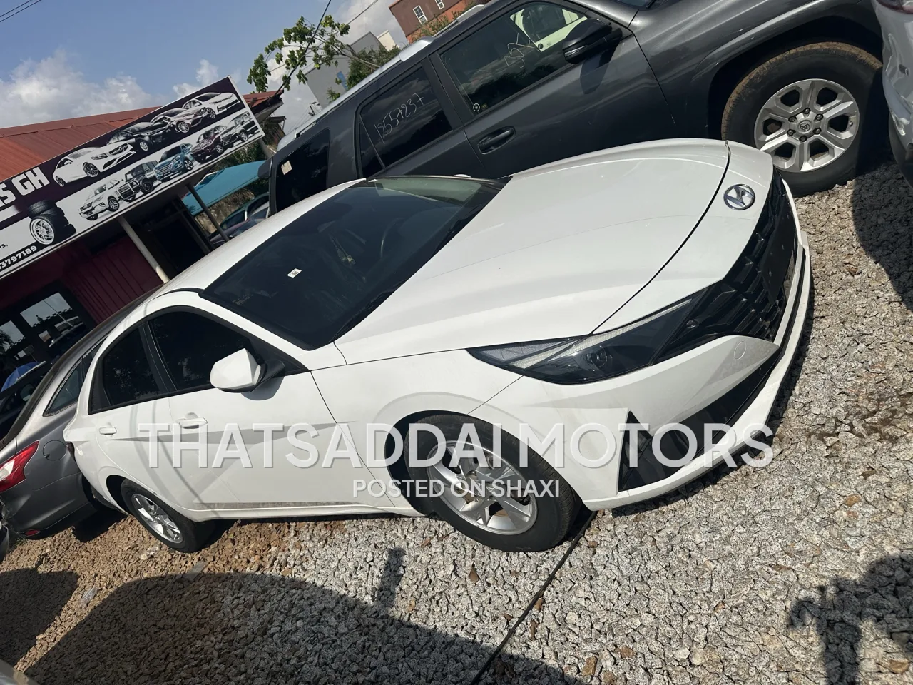 2021 Hyundai Elantra photo 2
