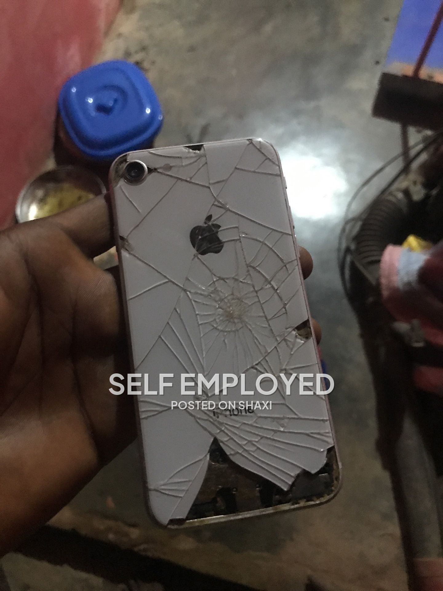 A used iPhone 8 photo 3