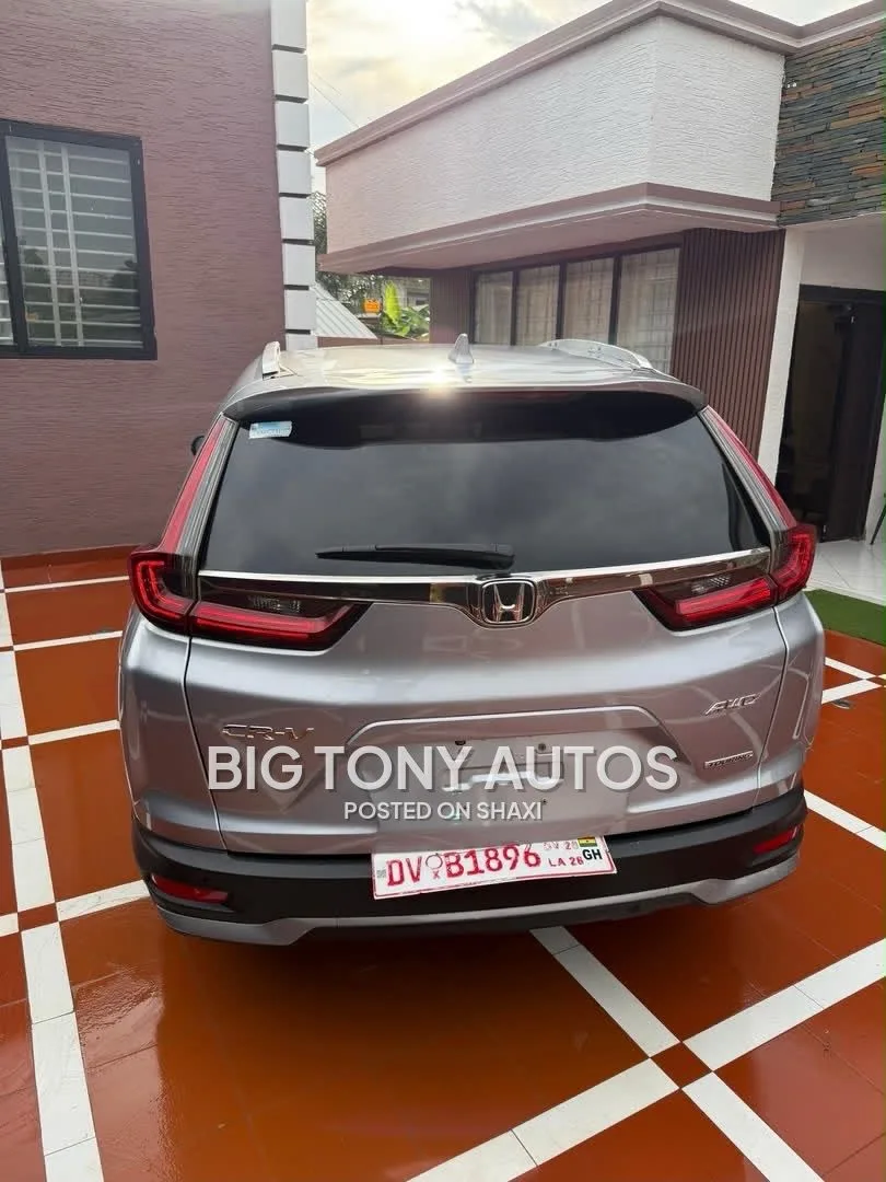 Honda CR-V Touring photo 3