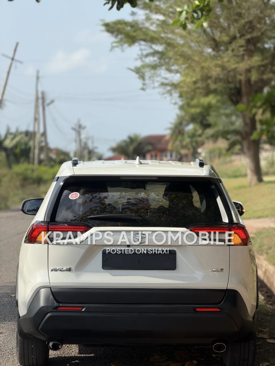 2019 XLE fully loaded photo 7