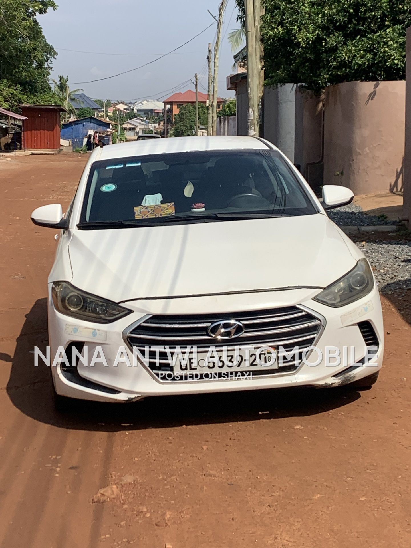 Hyundai Elantra photo 1