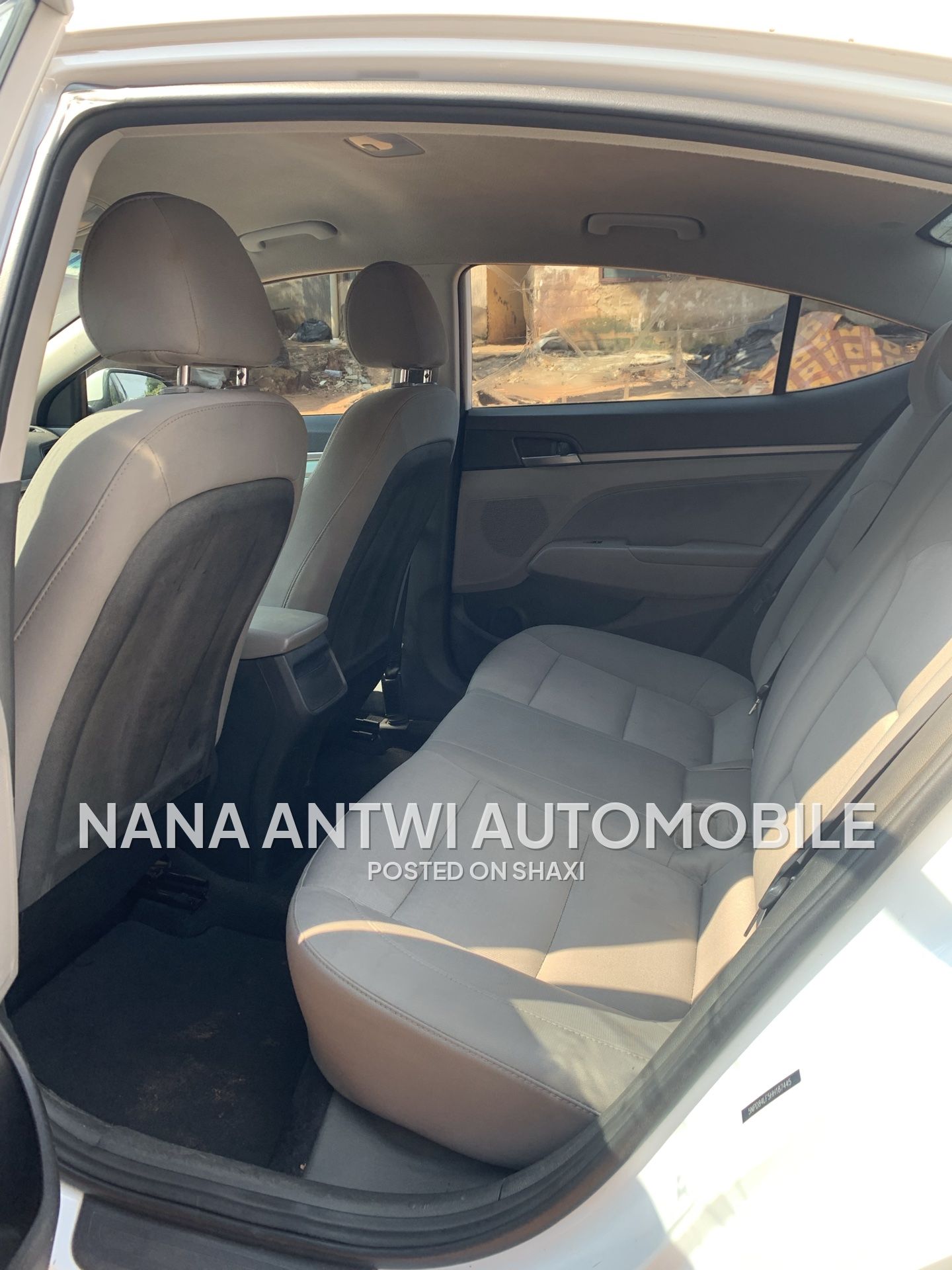 Hyundai Elantra photo 5