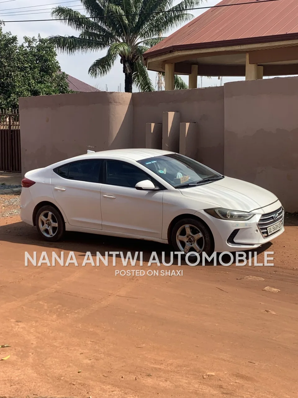 Hyundai Elantra photo 2