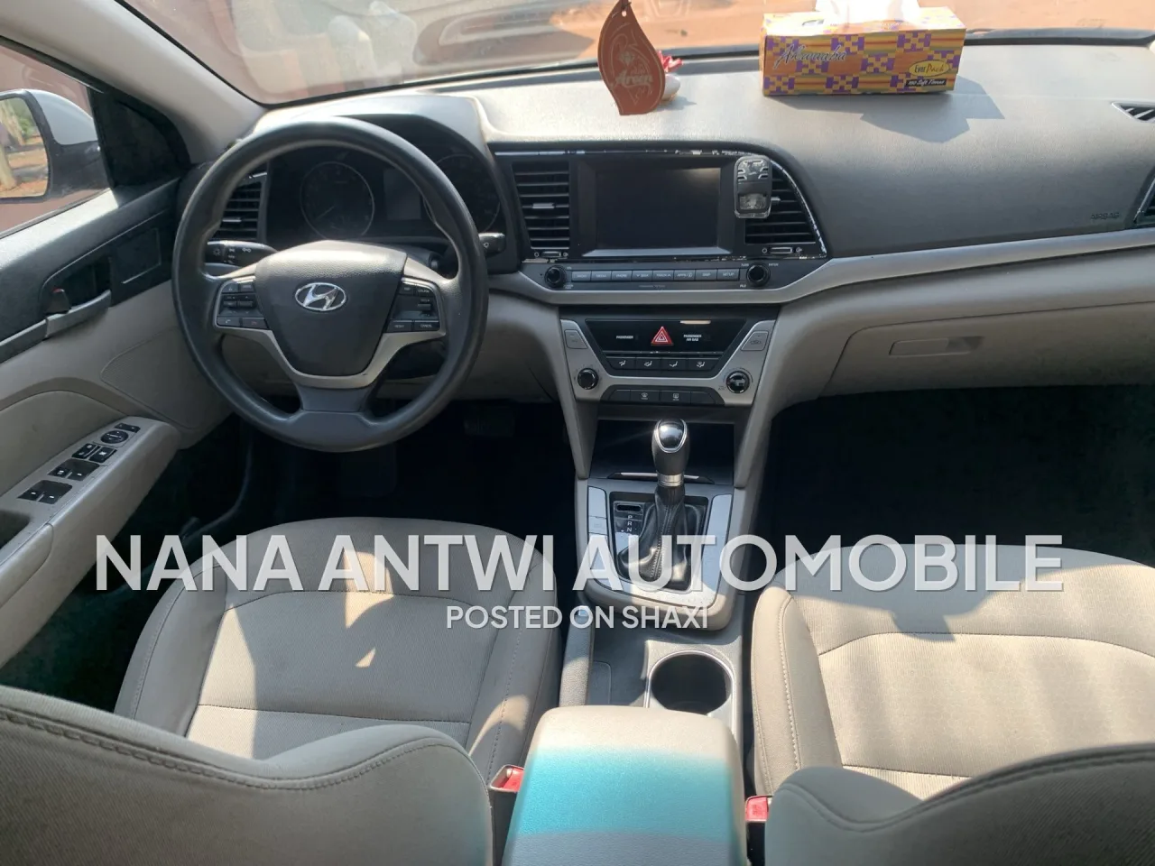 Hyundai Elantra photo 4