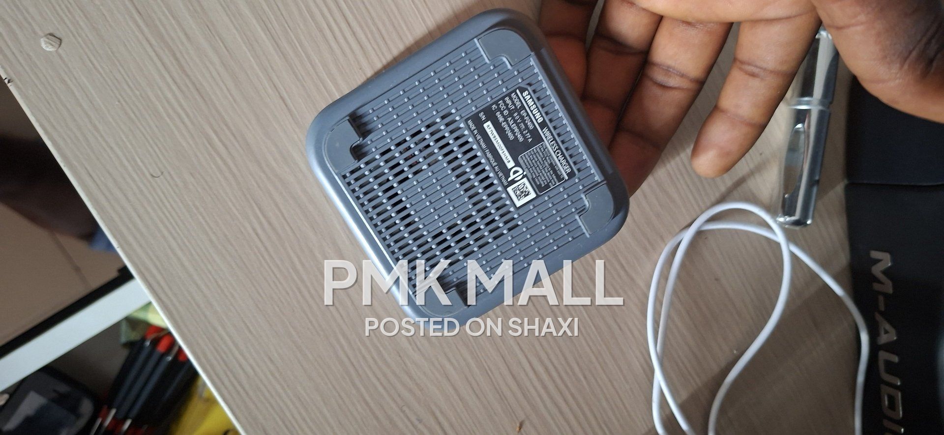 Samsung Super Fast Wireless Charger Pad, photo 3