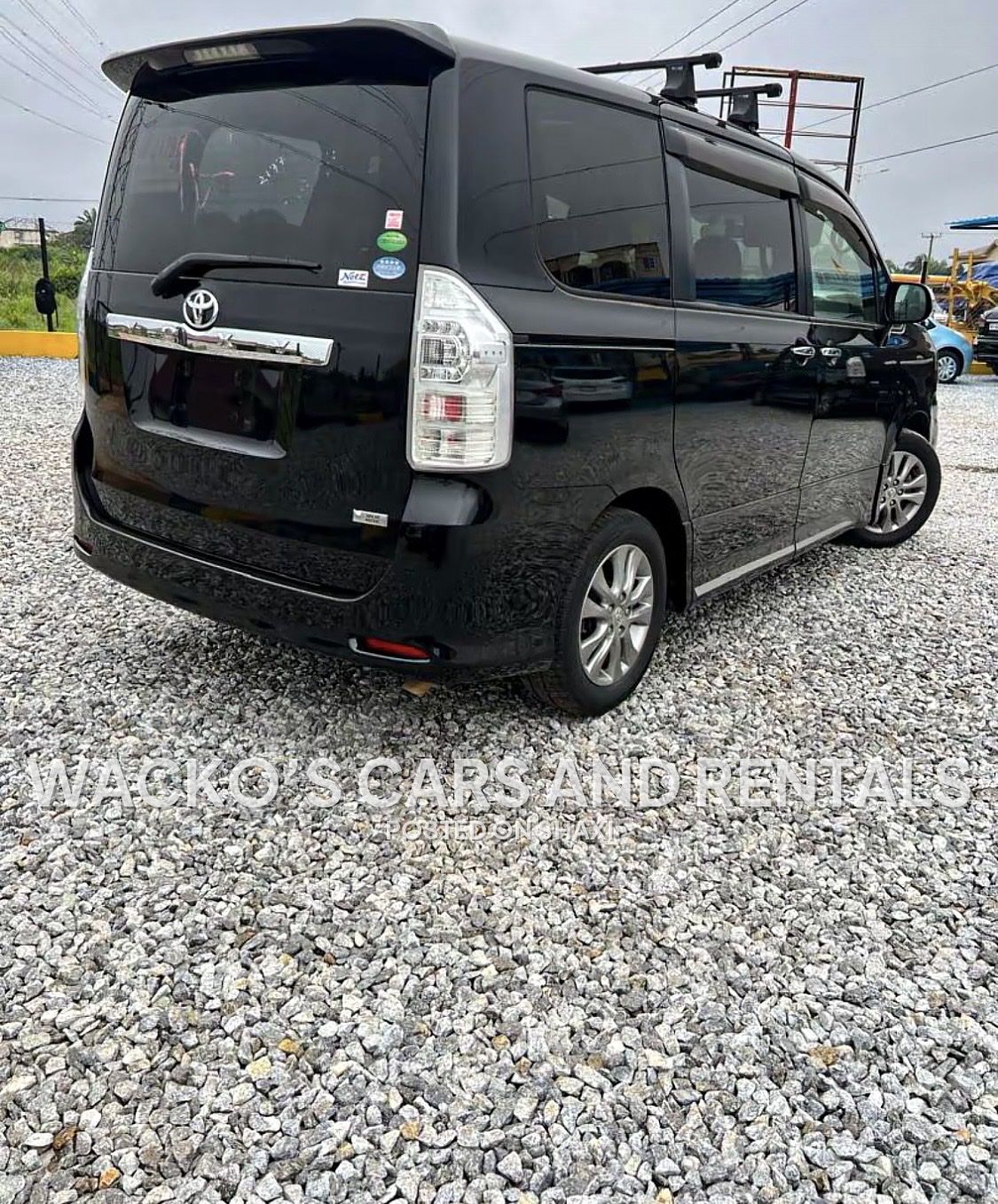 2013 Toyota voxy photo 1