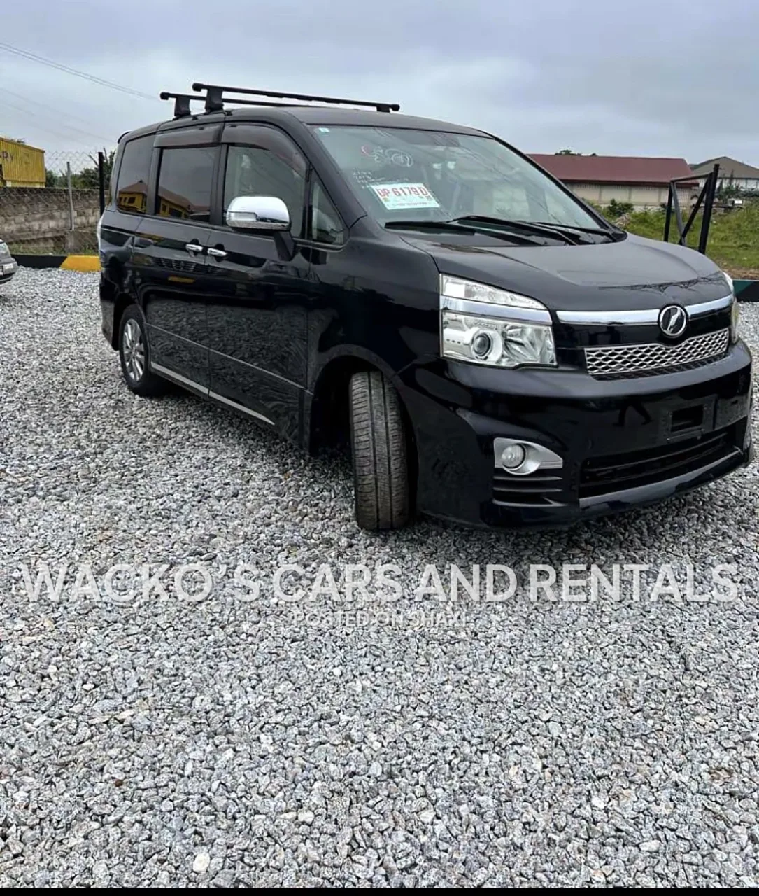 2013 Toyota voxy photo 2