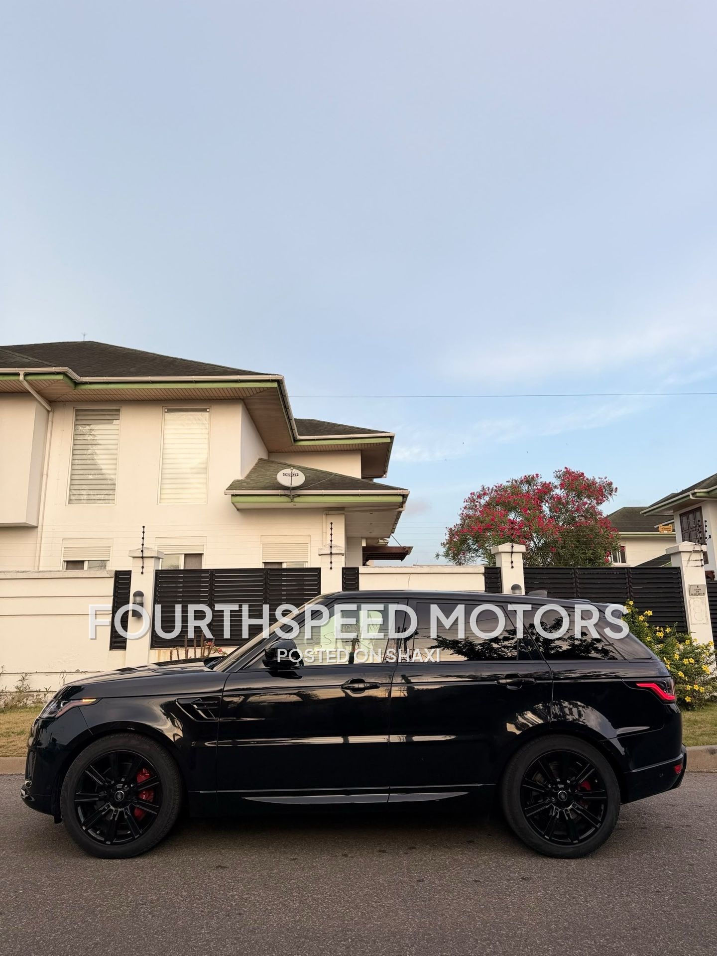 2021 Range Rover Sport HST photo 9