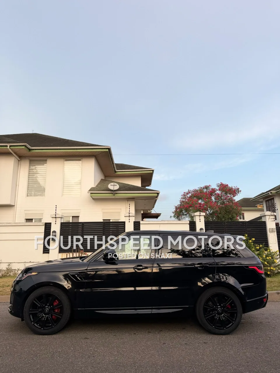 2021 Range Rover Sport HST photo 9