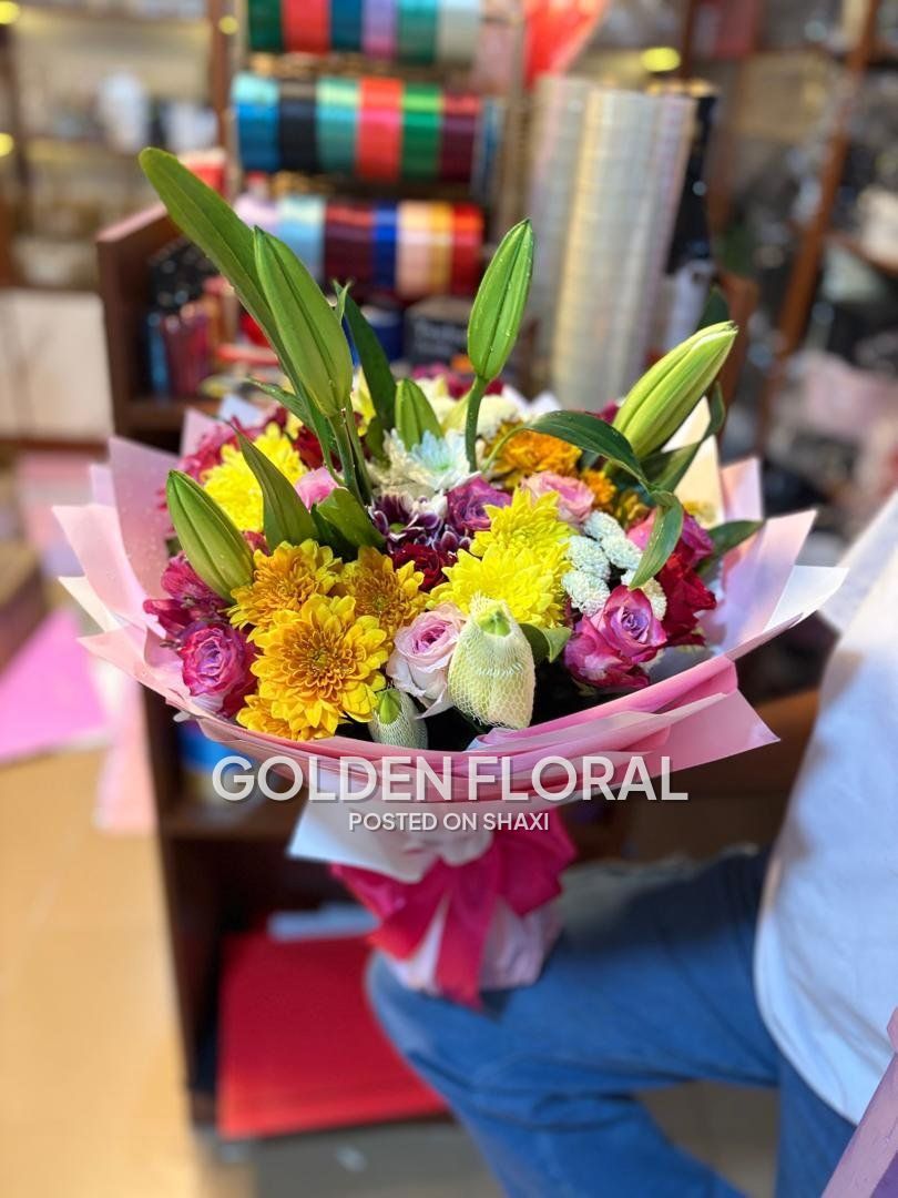 Fresh flowers photo 1