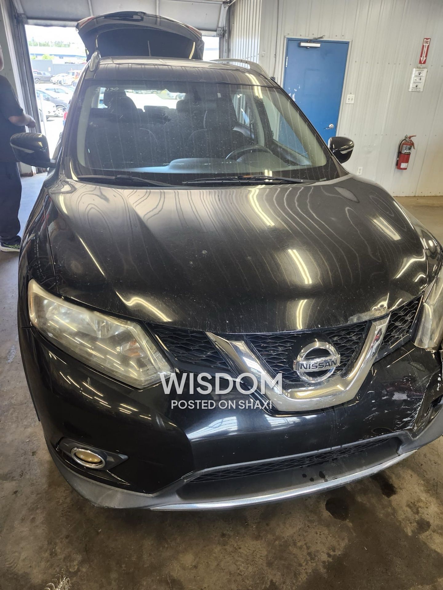 2015 NISSAN ROGUE photo 2