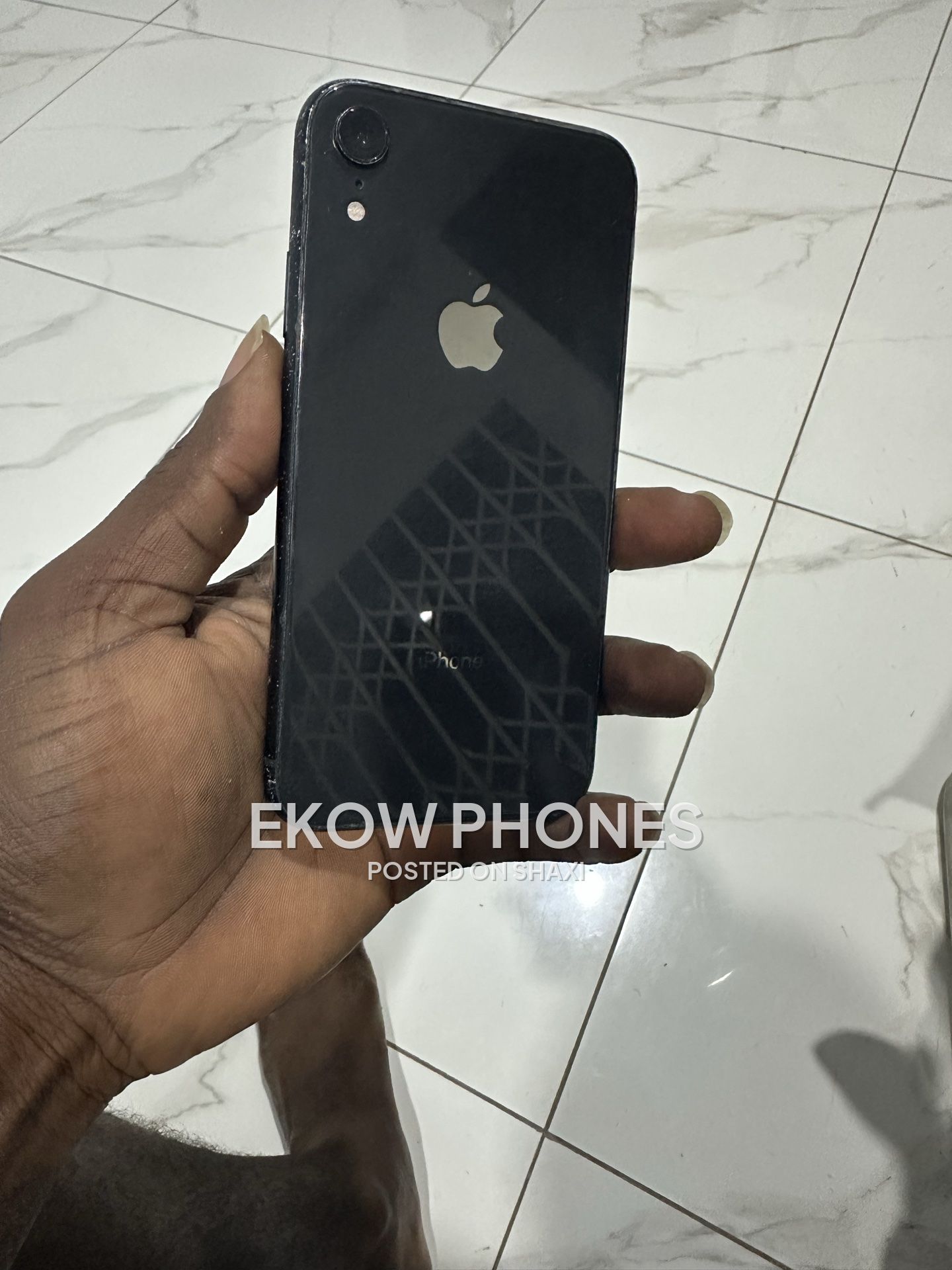 iPhone XR 64 photo 2