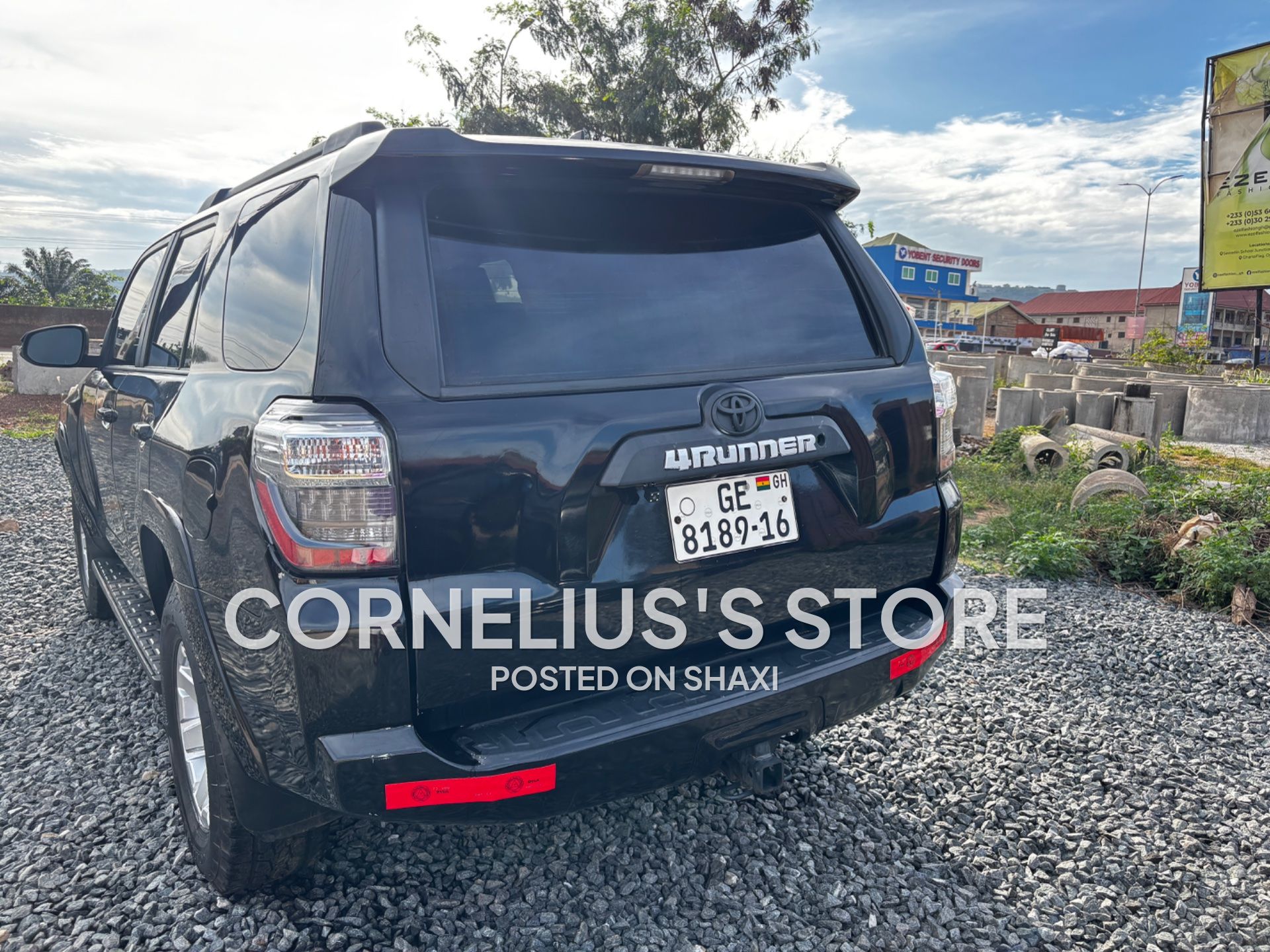 2016 Toyota 4 runner photo 1