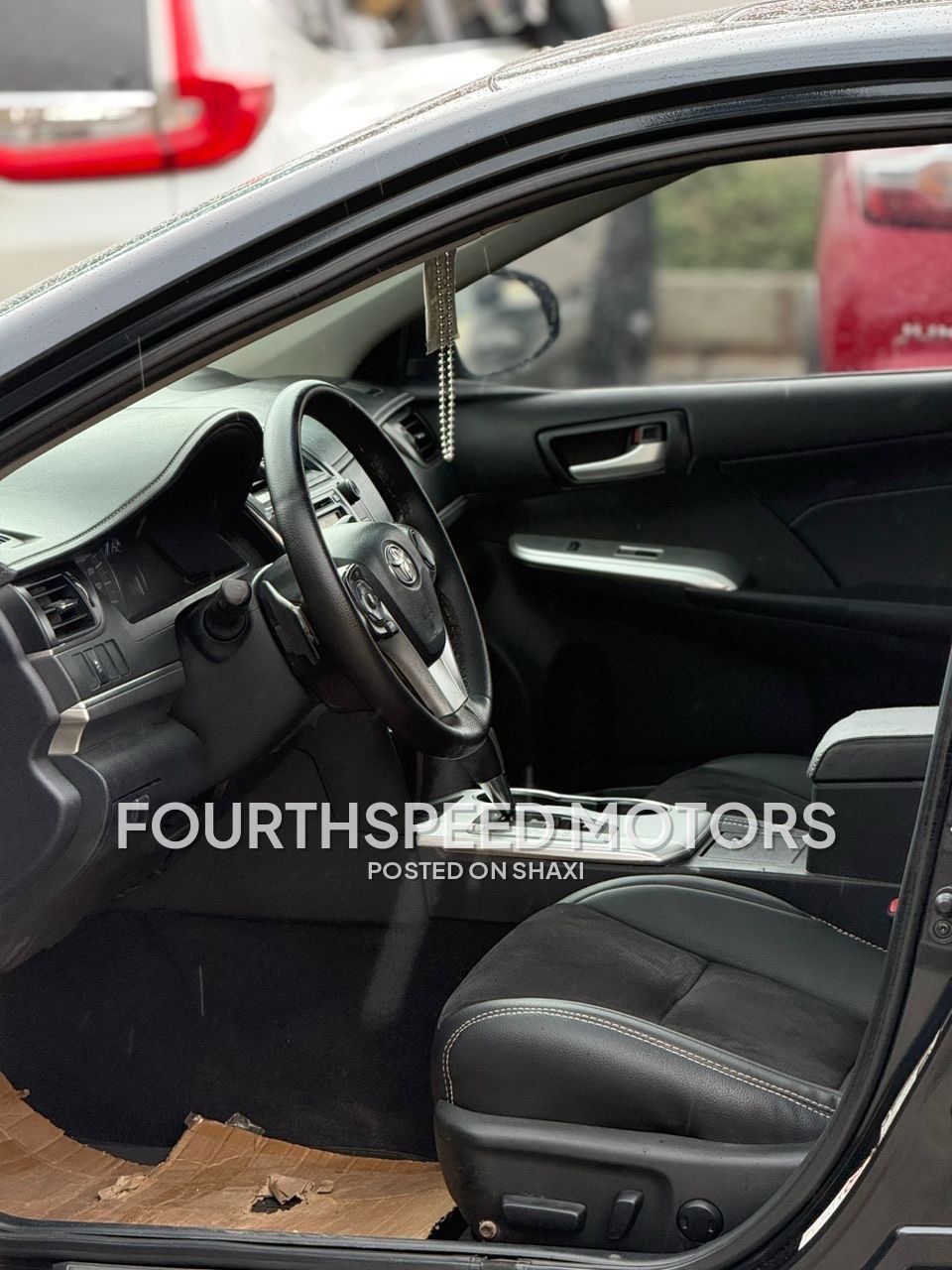 2014 Toyota Camry SE photo 5