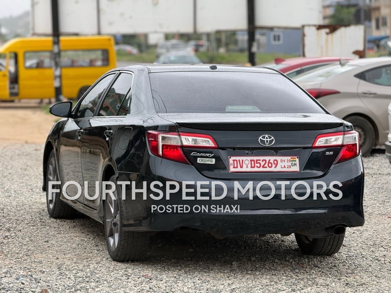 2014 Toyota Camry SE photo 9