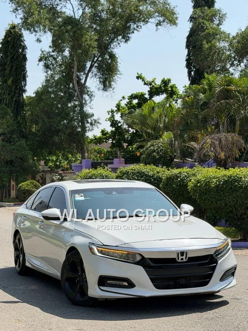 2018 Honda civic touring photo 9