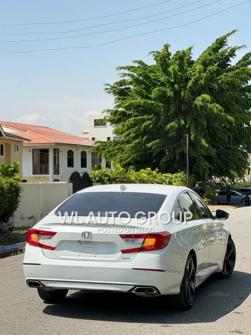 2018 Honda civic touring photo 8