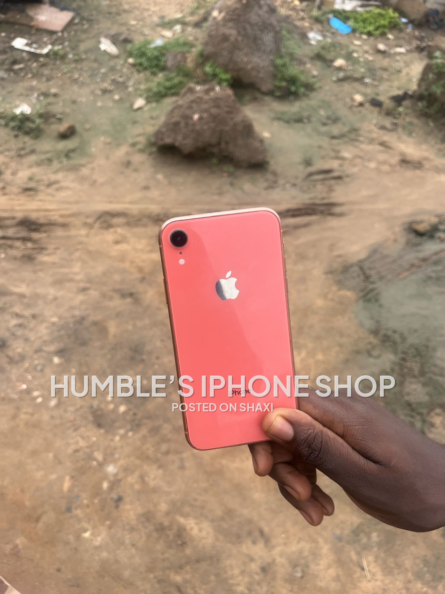 iPhone XR 128 gig photo 1