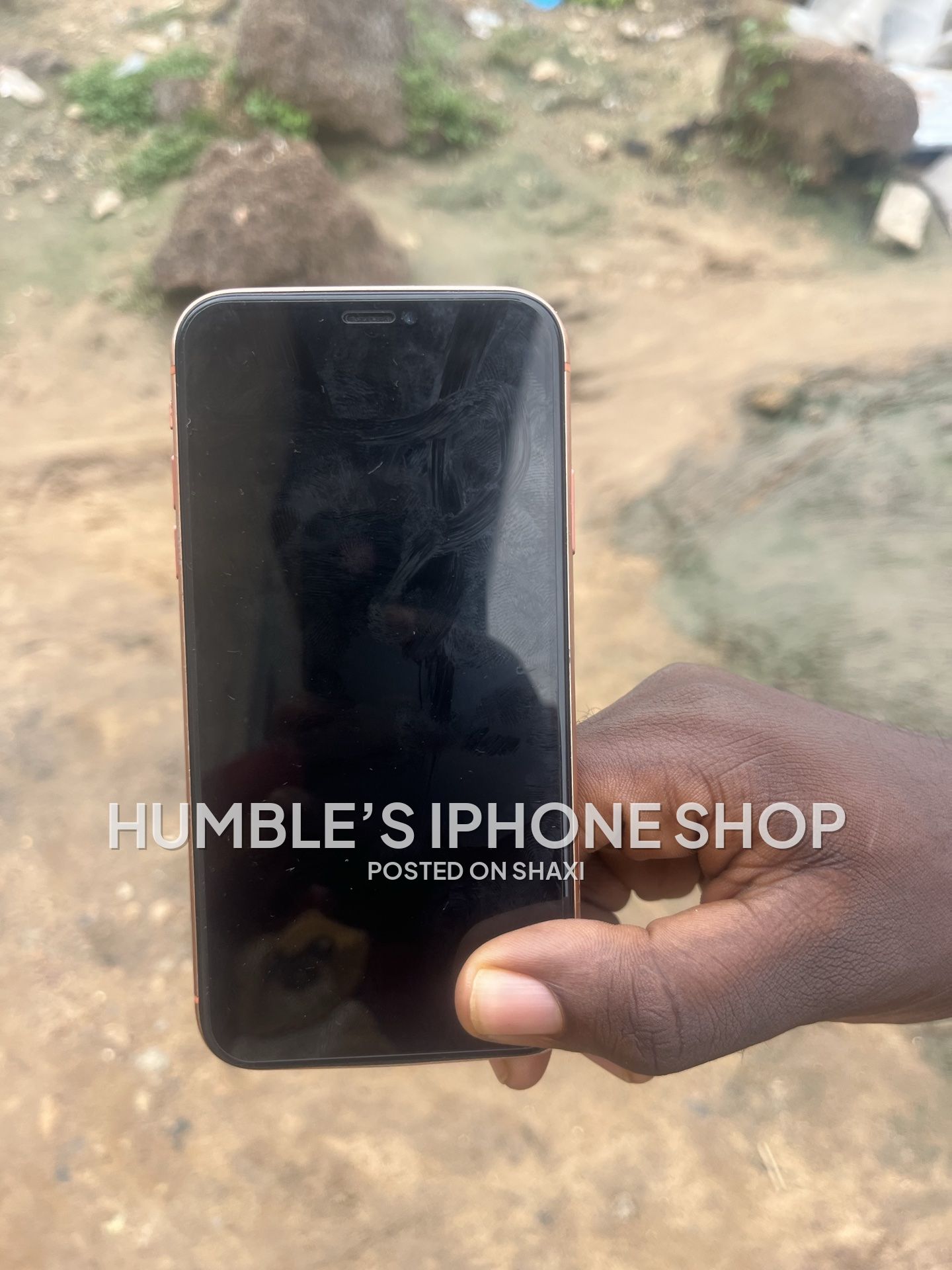 iPhone XR 128 gig photo 2