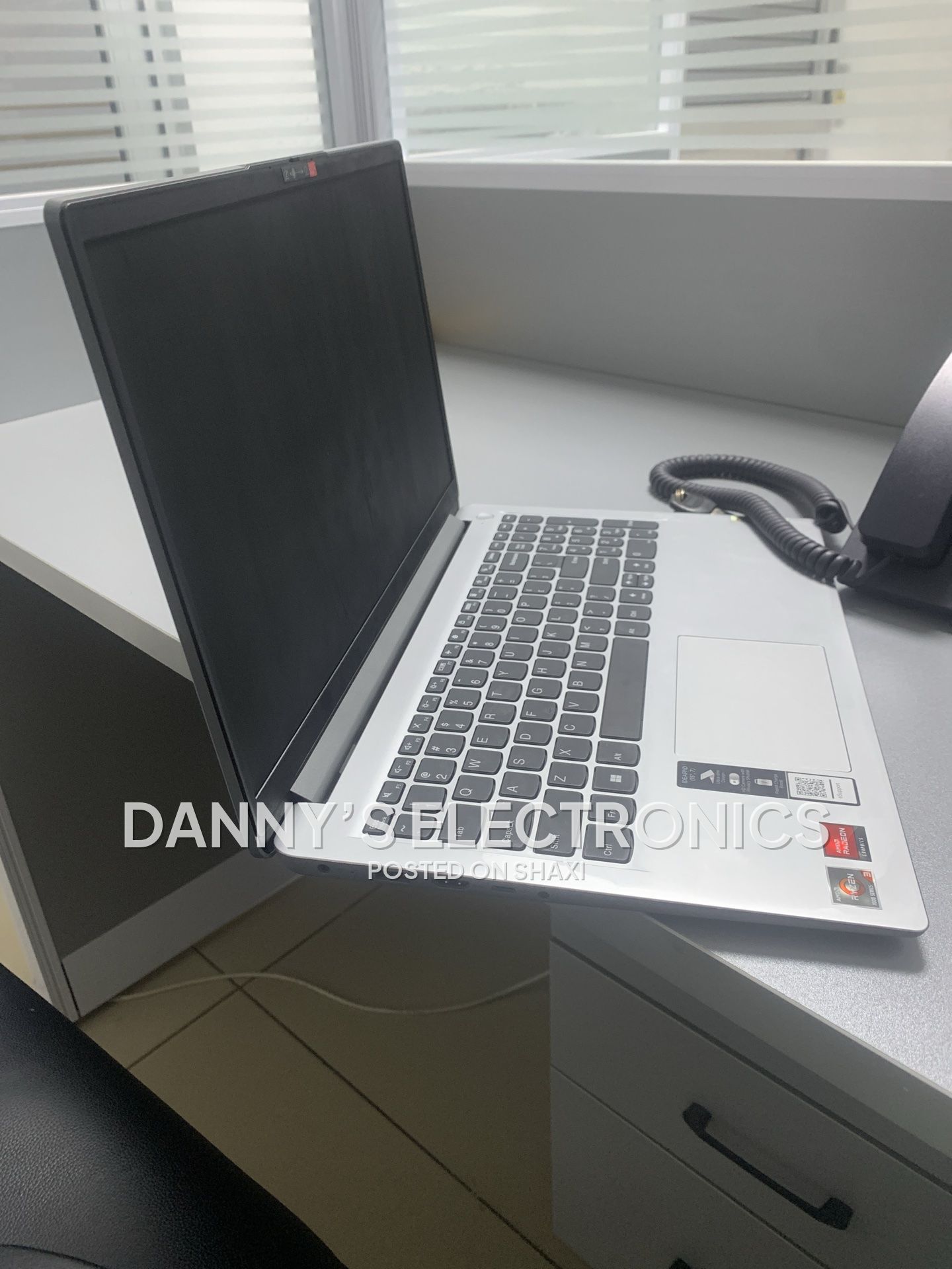 Lenovo Ideapad 1 15AMN7 photo 2