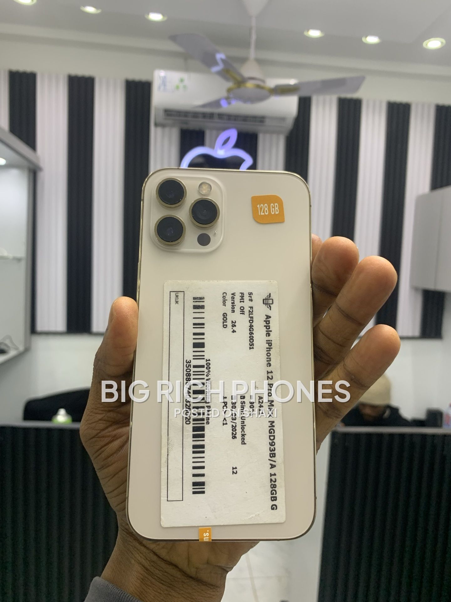 iPhone 12 Pro Max 128GB photo 1